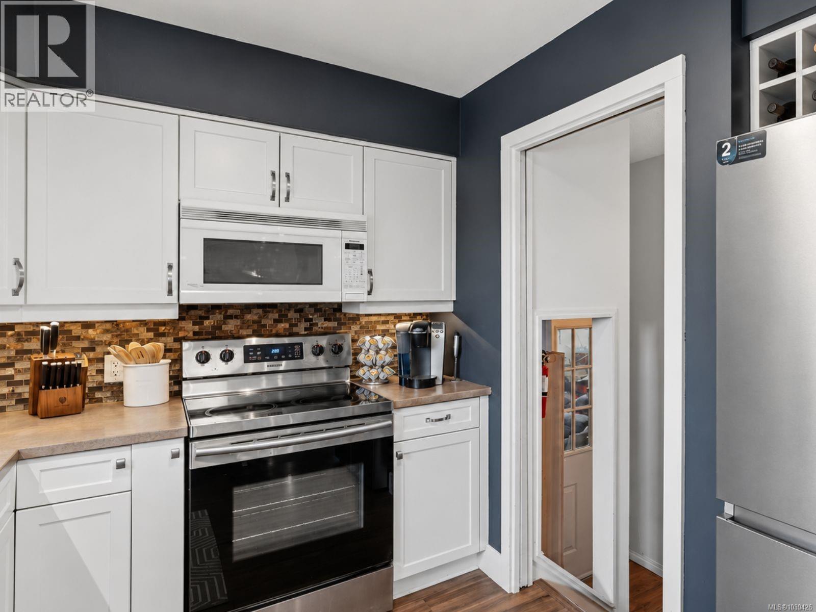 1143 Third Ave - 19