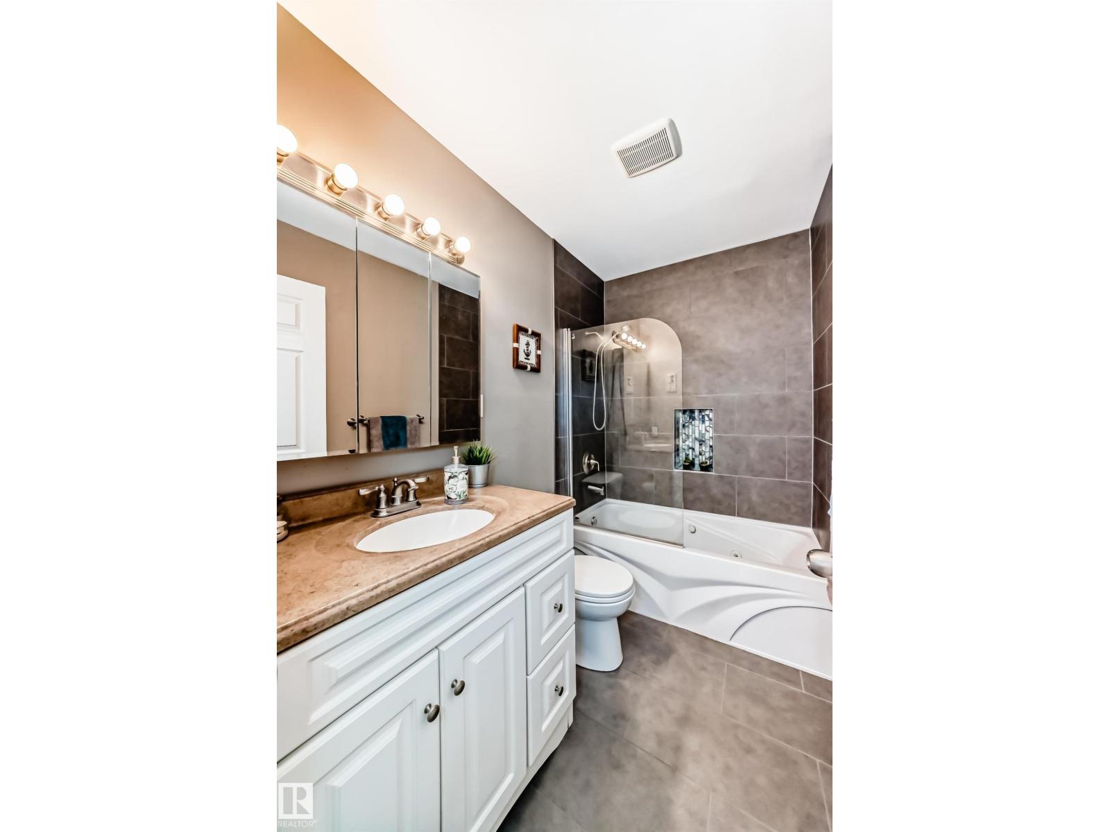 9813 152 ST NW — photo 18