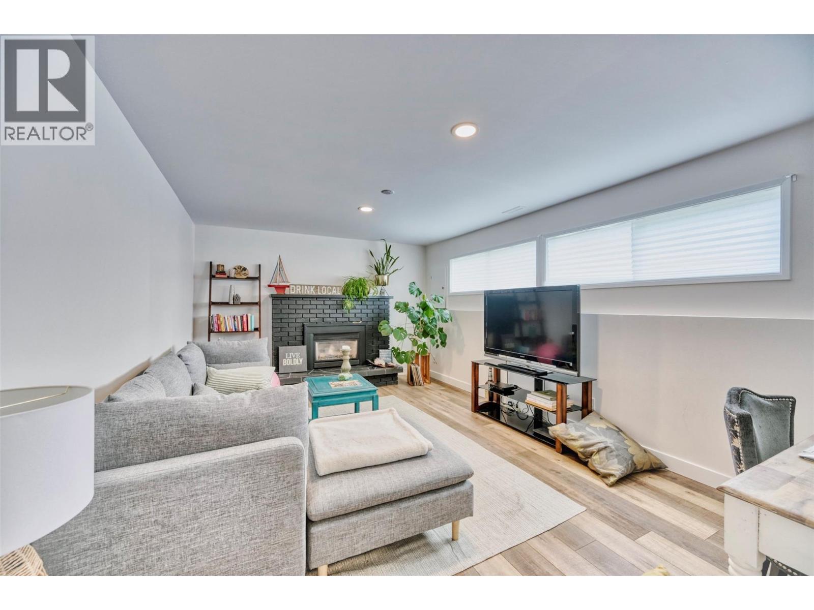 8206 GRAVENSTEIN Drive - 13