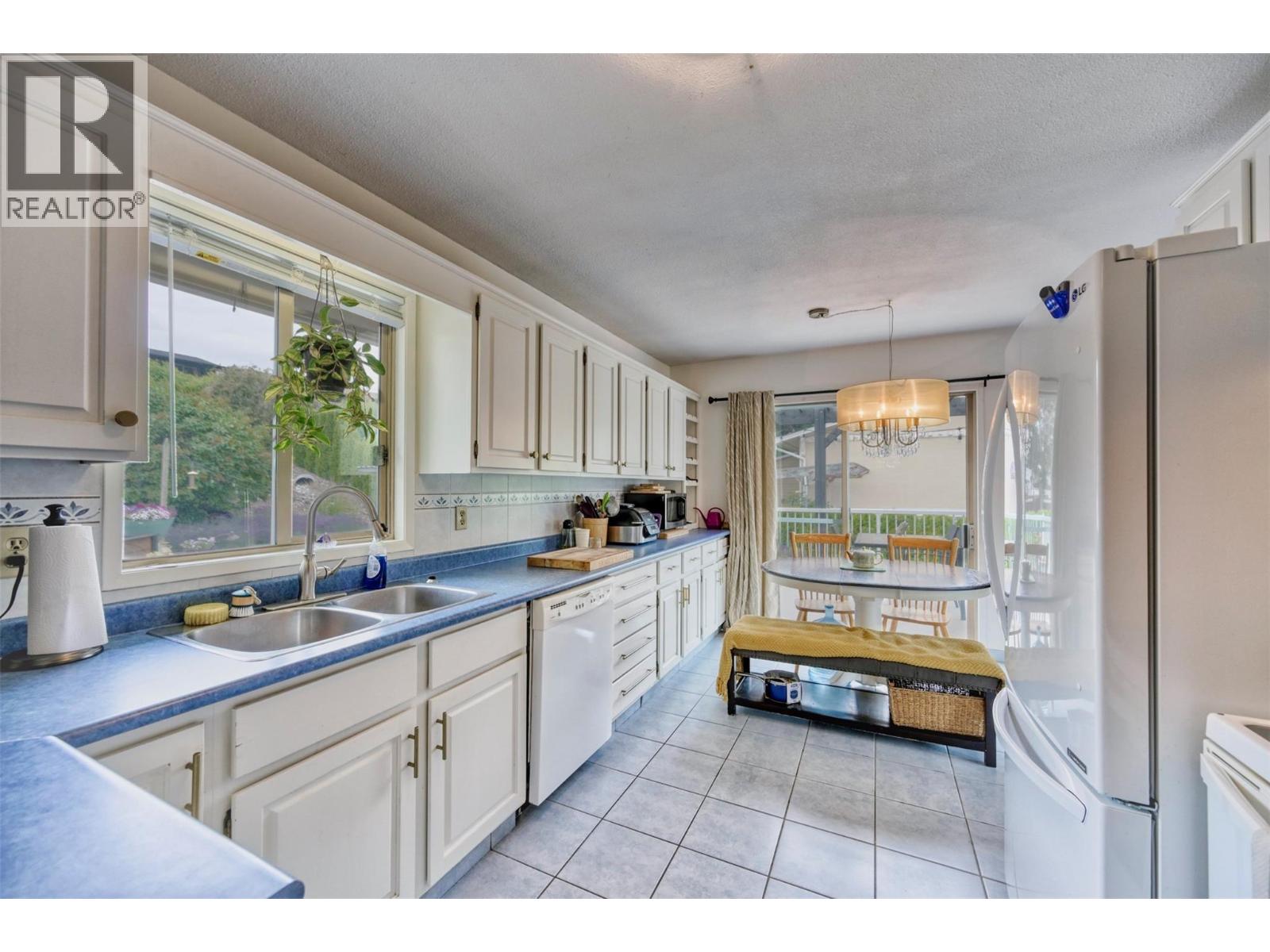 8206 GRAVENSTEIN Drive - 8