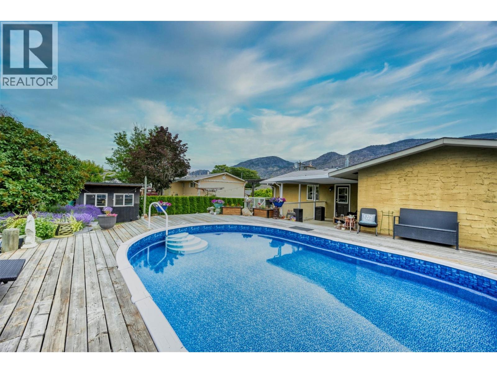 8206 GRAVENSTEIN Drive, Osoyoos