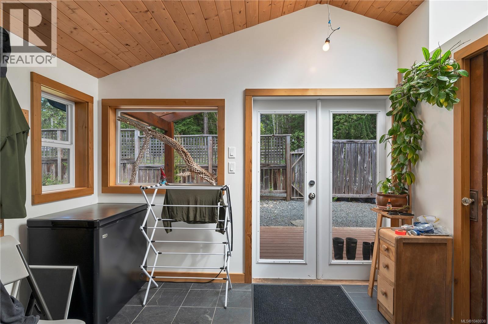 653 Heriot Bay Rd - 10