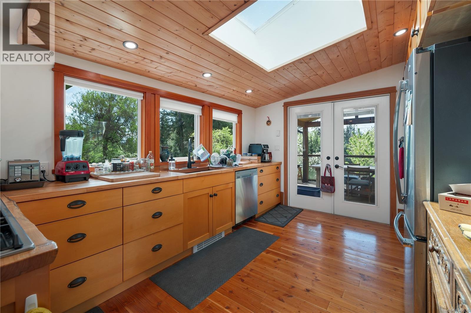 653 Heriot Bay Rd - 16