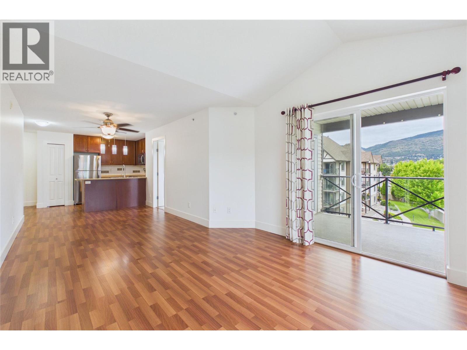 #404 256 Hastings Avenue - 10