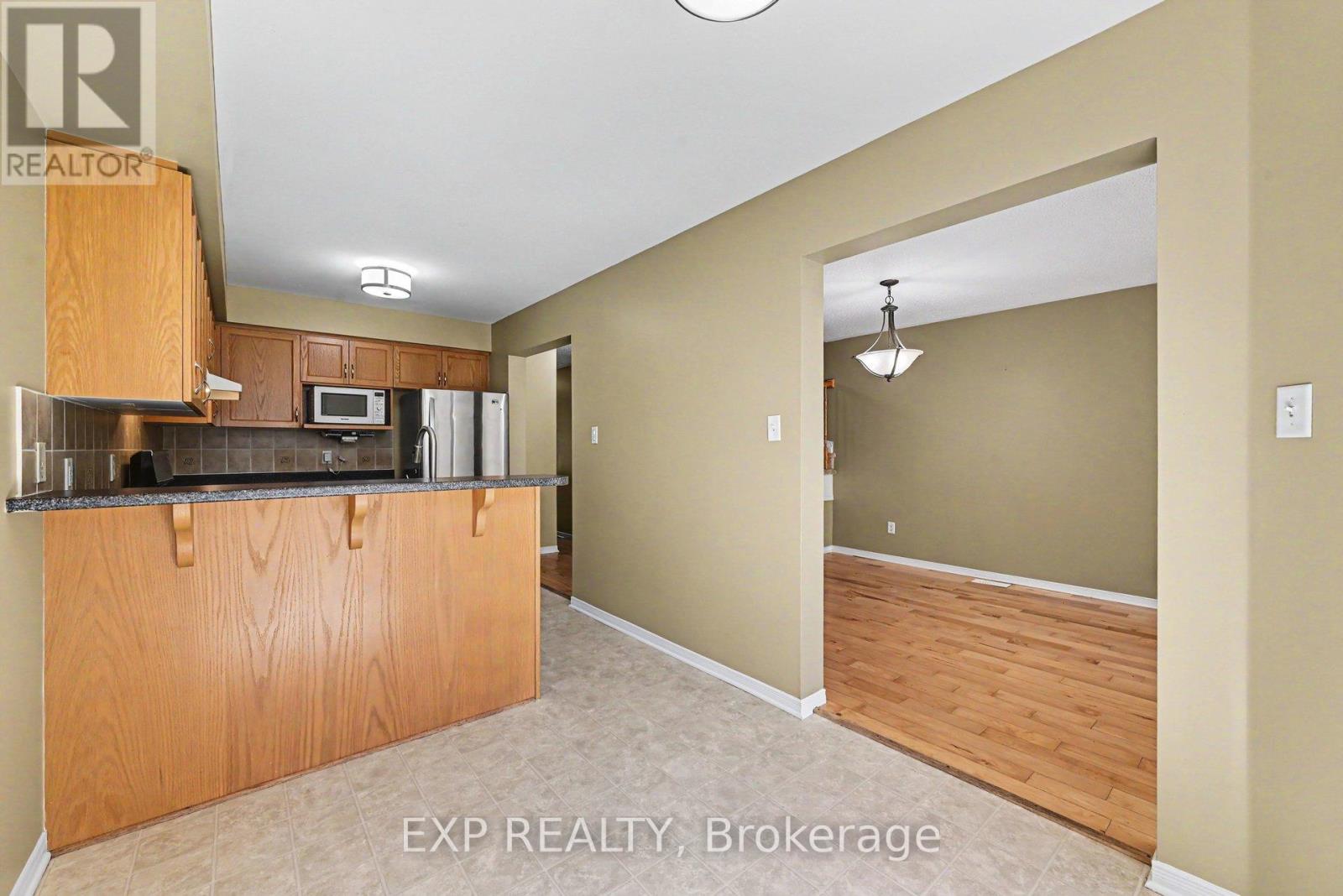 3 Bed, 3 Bath House for Sale in Ottawa – 30 MIDWOOD PRIVATE, Ottawa – MLS# X13427530 - Image 12