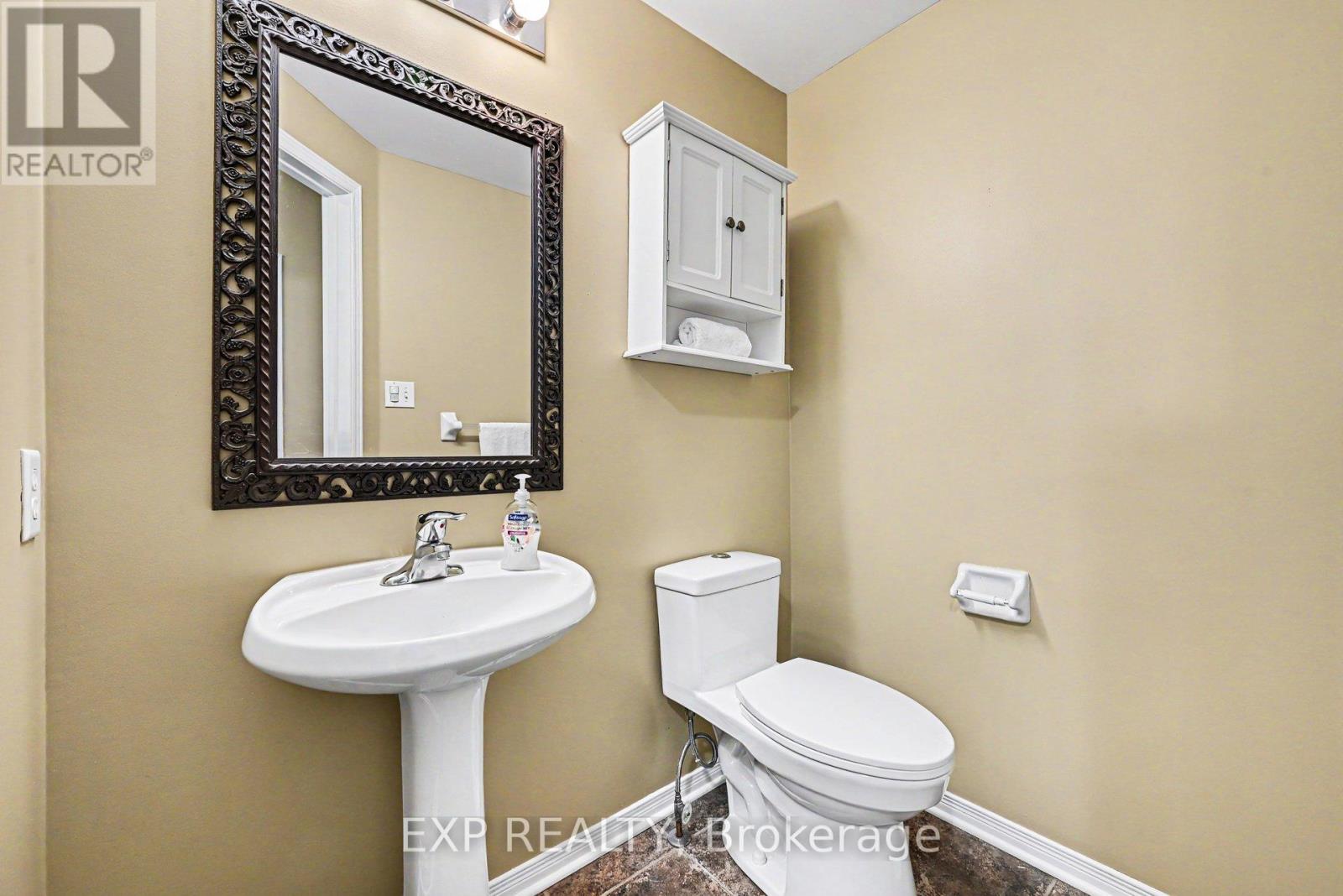 3 Bed, 3 Bath House for Sale in Ottawa – 30 MIDWOOD PRIVATE, Ottawa – MLS# X13427530 - Image 13
