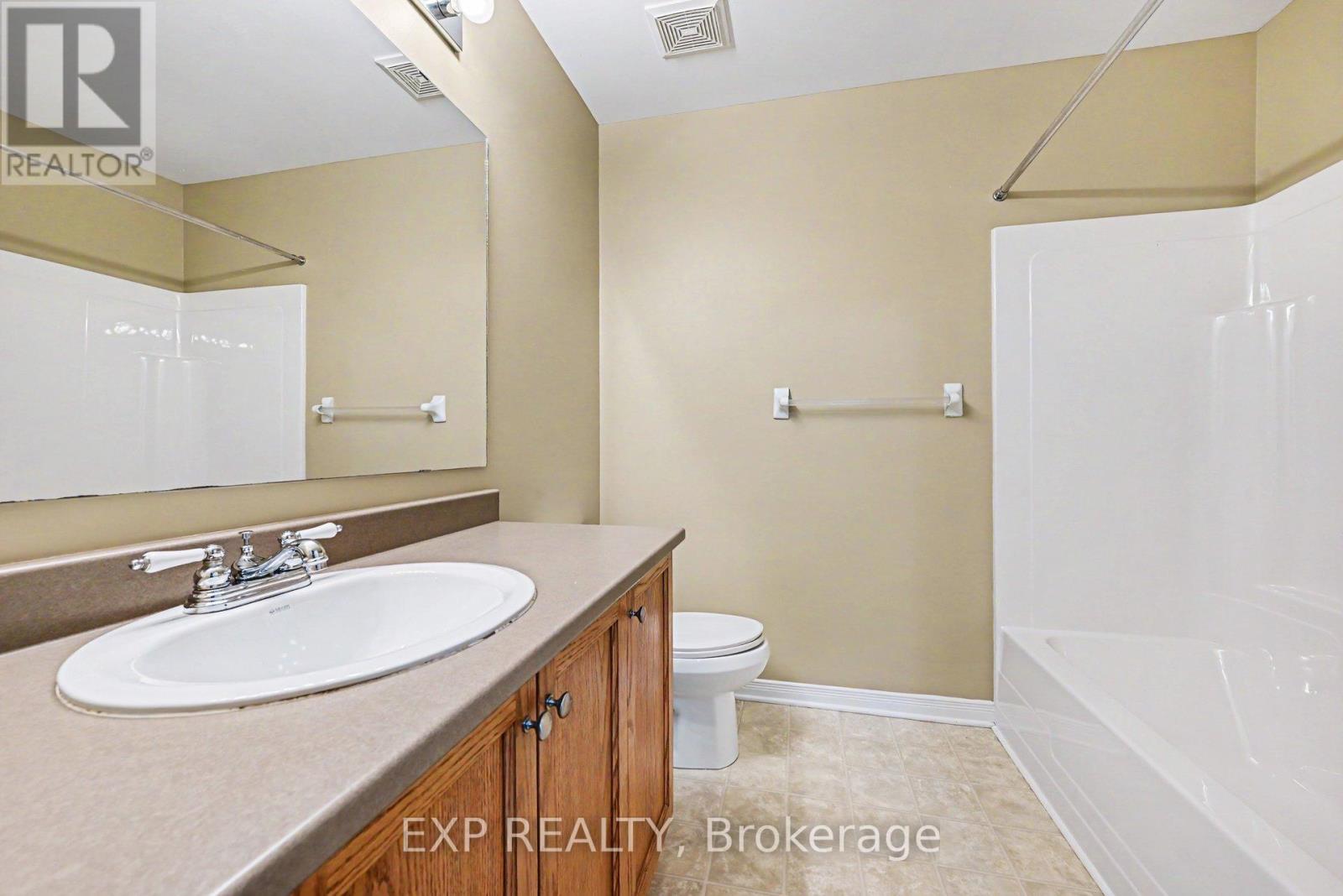 3 Bed, 3 Bath House for Sale in Ottawa – 30 MIDWOOD PRIVATE, Ottawa – MLS# X13427530 - Image 23
