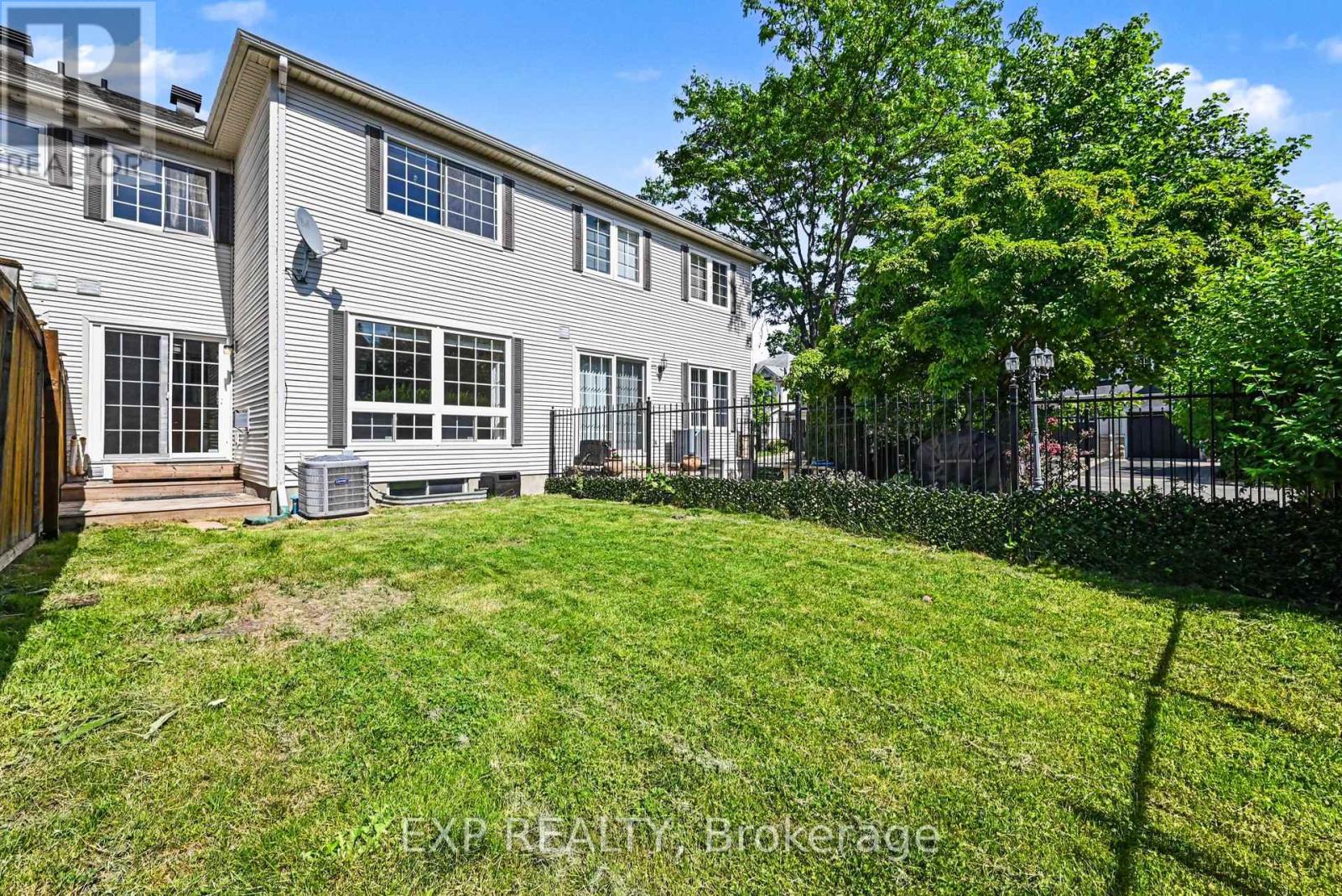3 Bed, 3 Bath House for Sale in Ottawa – 30 MIDWOOD PRIVATE, Ottawa – MLS# X13427530 - Image 29