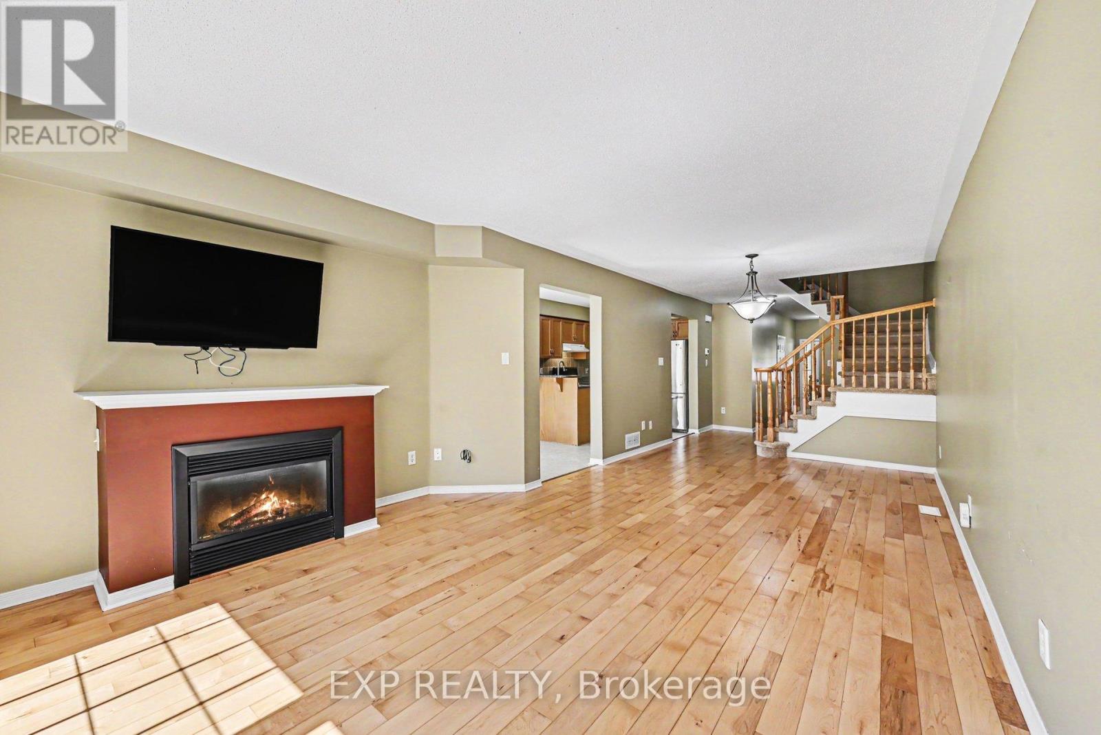 3 Bed, 3 Bath House for Sale in Ottawa – 30 MIDWOOD PRIVATE, Ottawa – MLS# X13427530 - Image 7