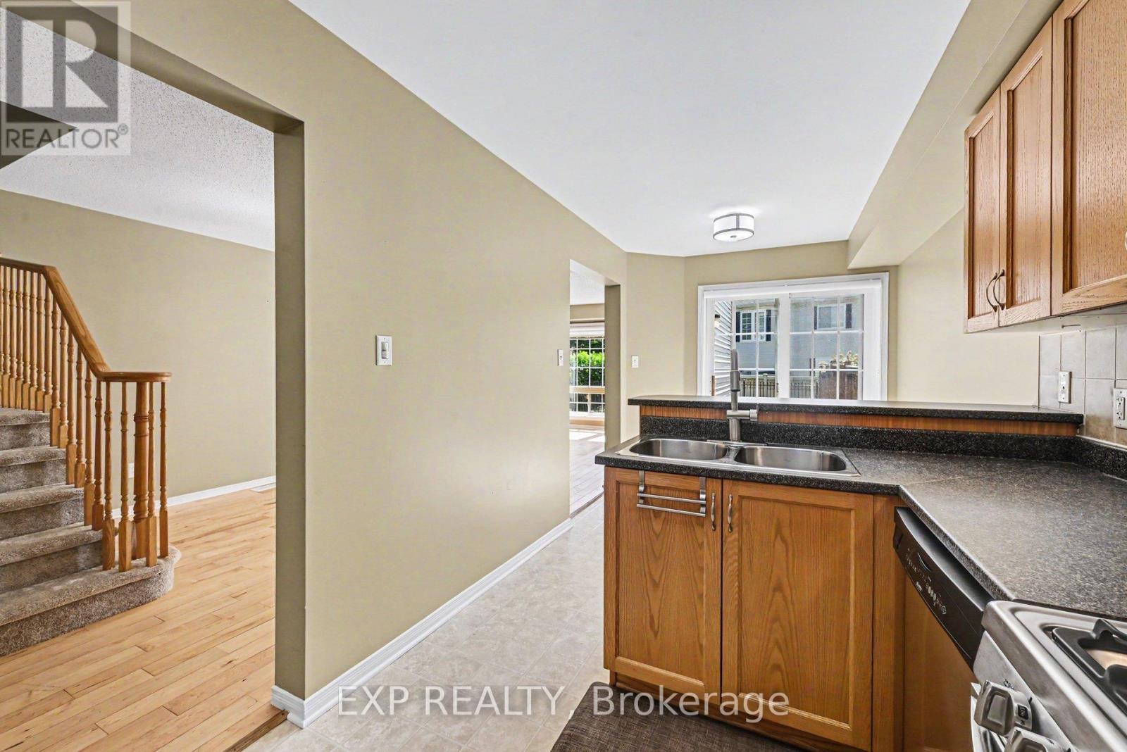 3 Bed, 3 Bath House for Sale in Ottawa – 30 MIDWOOD PRIVATE, Ottawa – MLS# X13427530 - Image 8