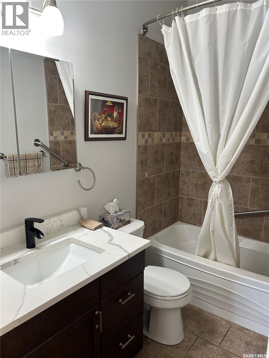 832 7TH AVENUE NE — photo 12