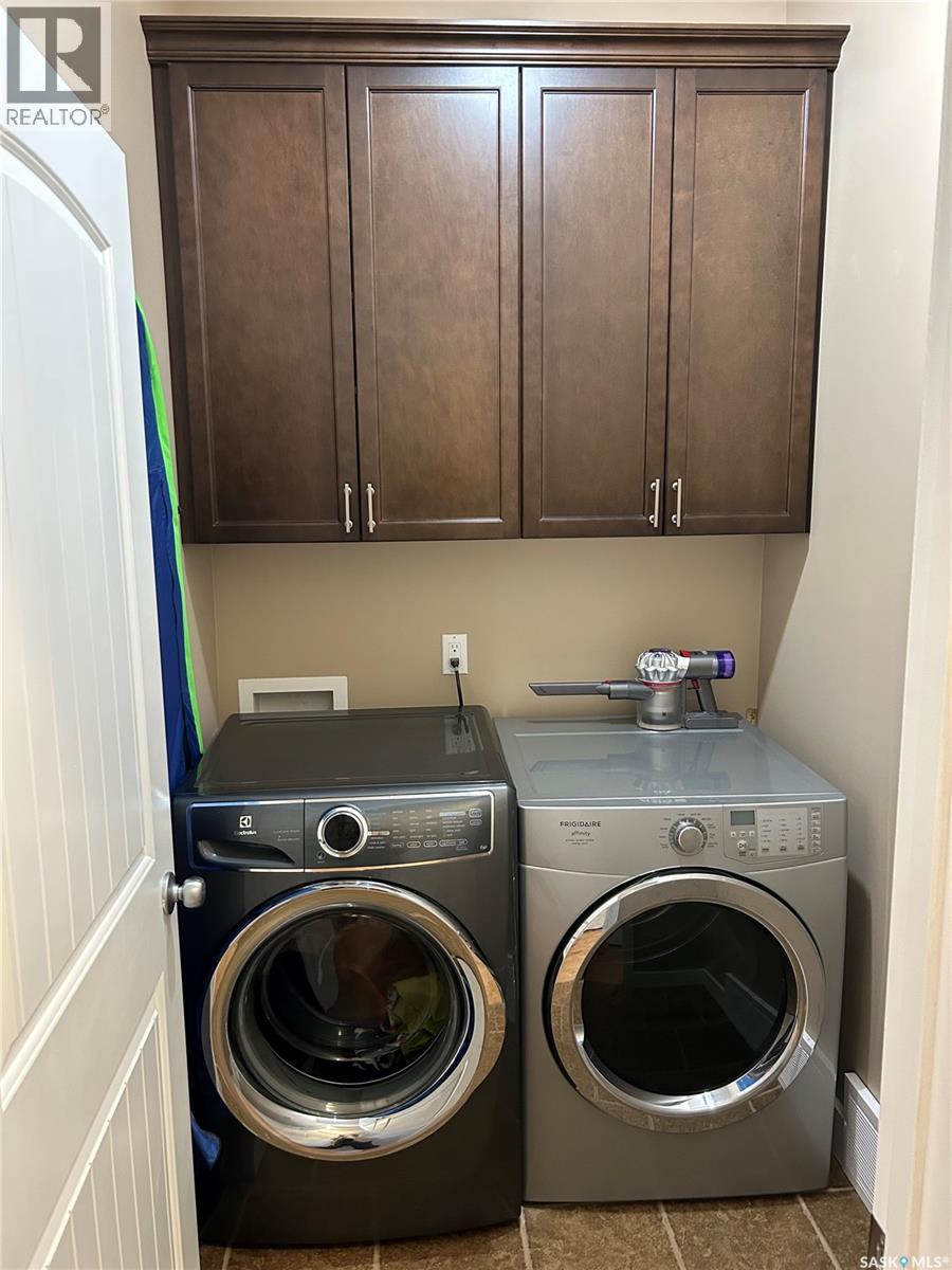 832 7TH AVENUE NE — photo 14