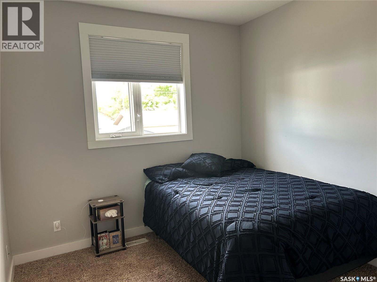 832 7TH AVENUE NE — photo 18