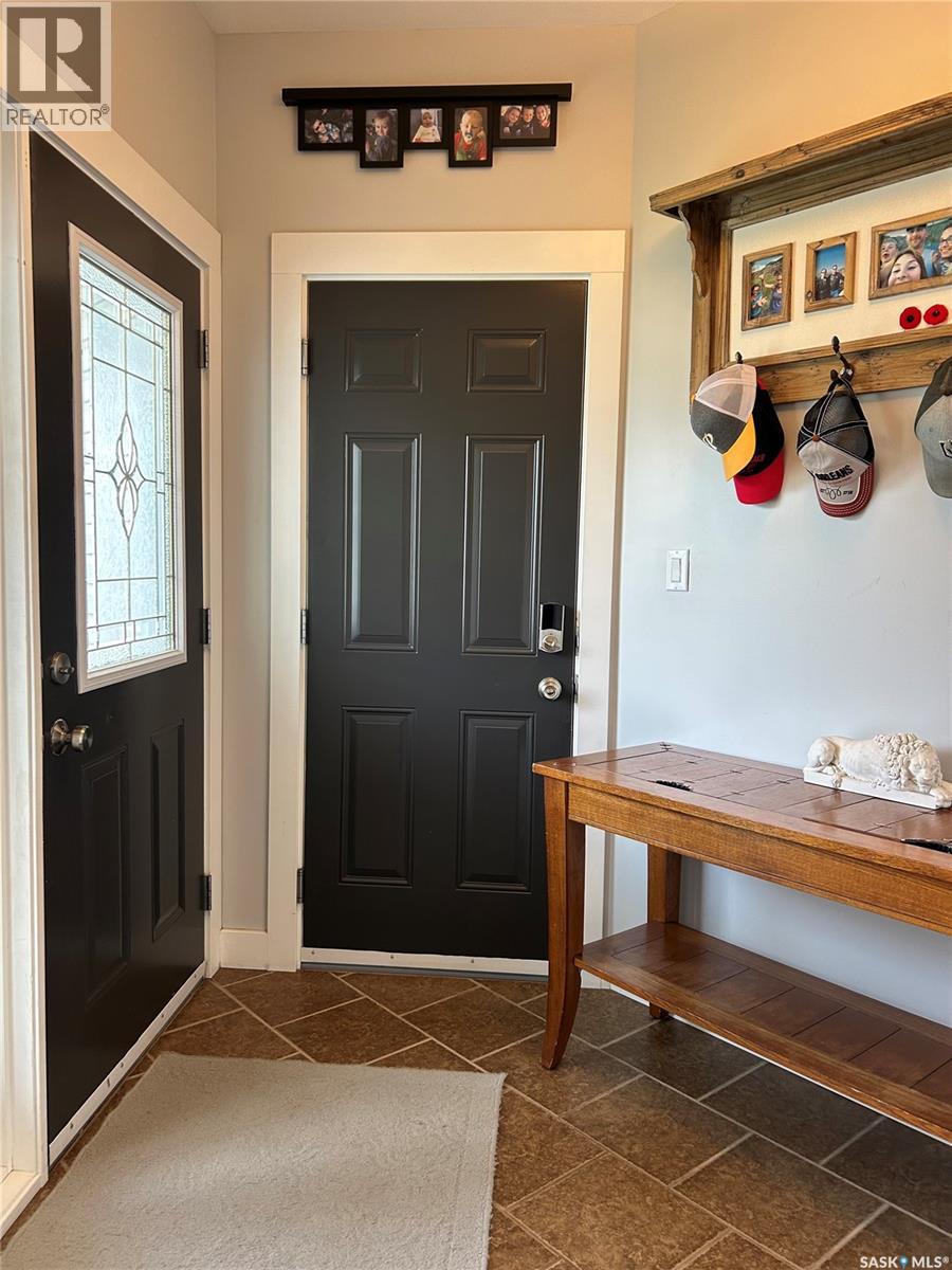 832 7TH AVENUE NE - photo 2