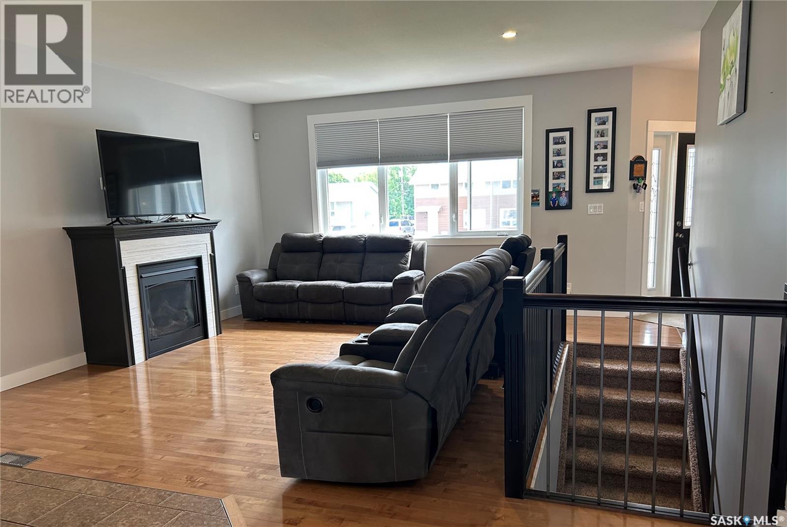 832 7TH AVENUE NE - photo 5