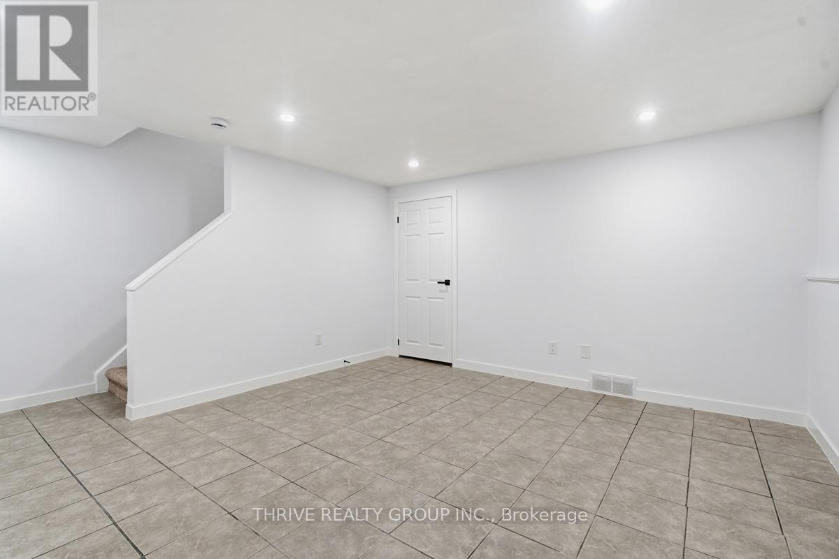 #22 700 EXETER ROAD - 35