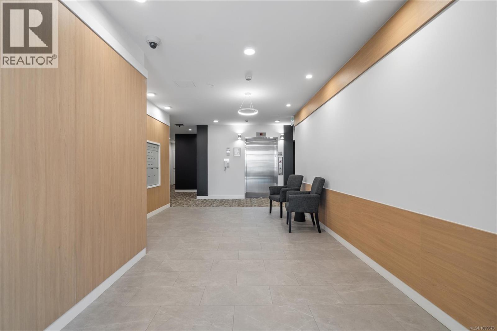 #205 9570 Fifth St - 19