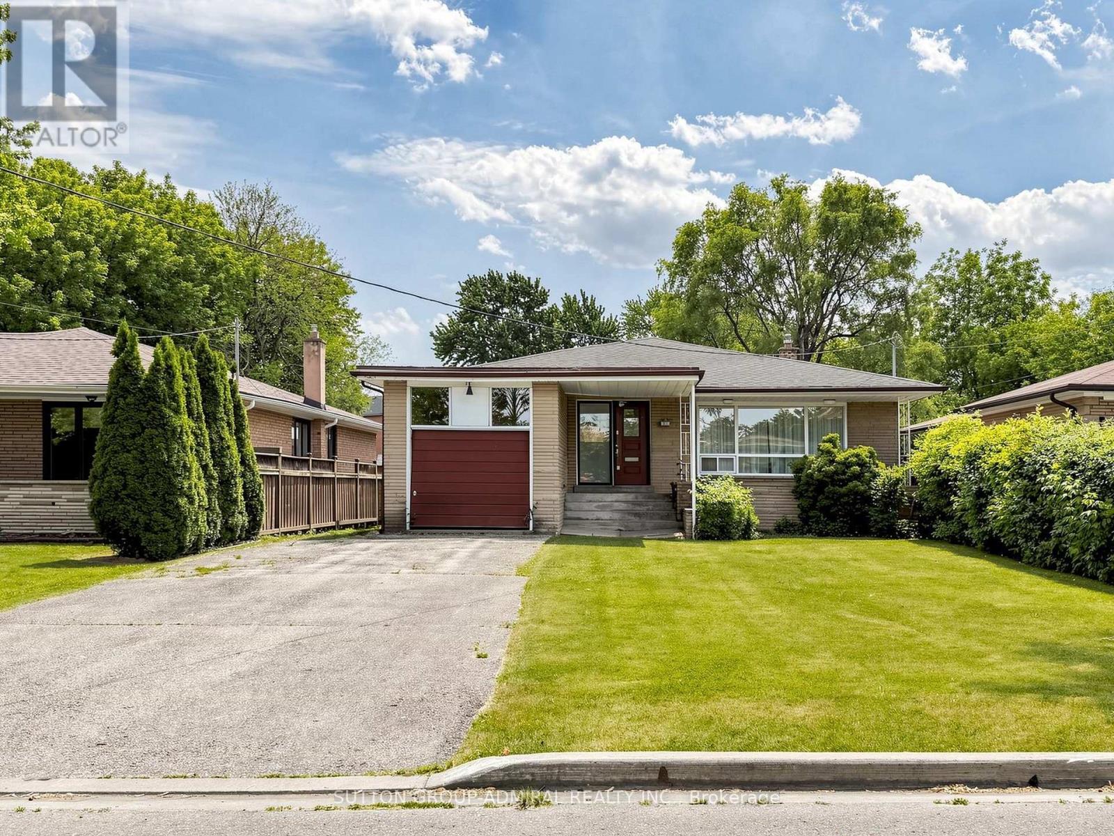 Listing photo of 145 YORK DOWNS DRIVE