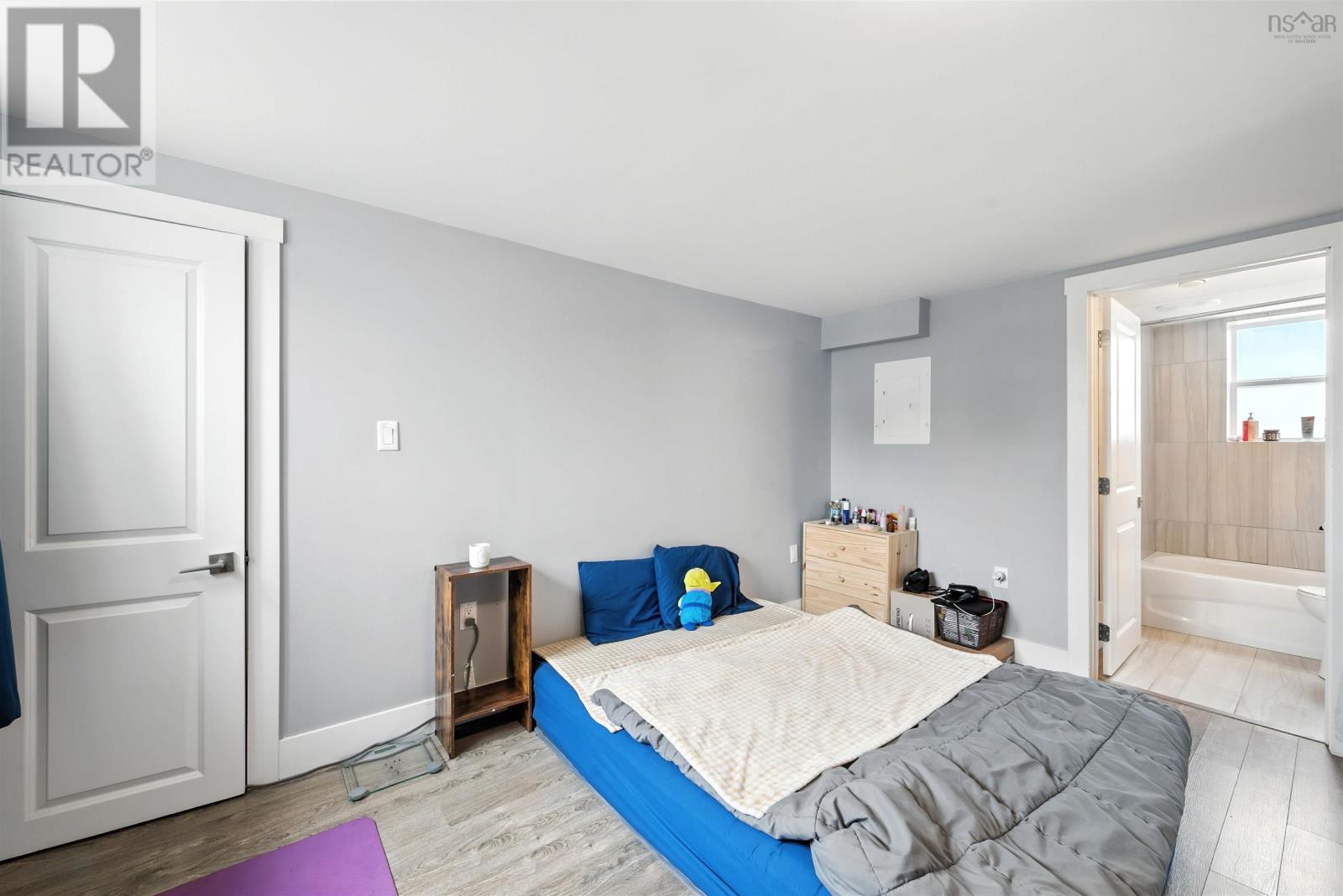 81 Adelaide Avenue - 32
