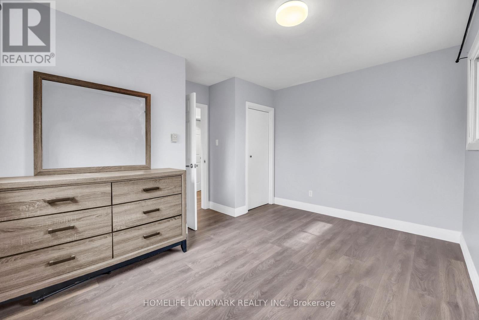 500 LARRY AVENUE - 12
