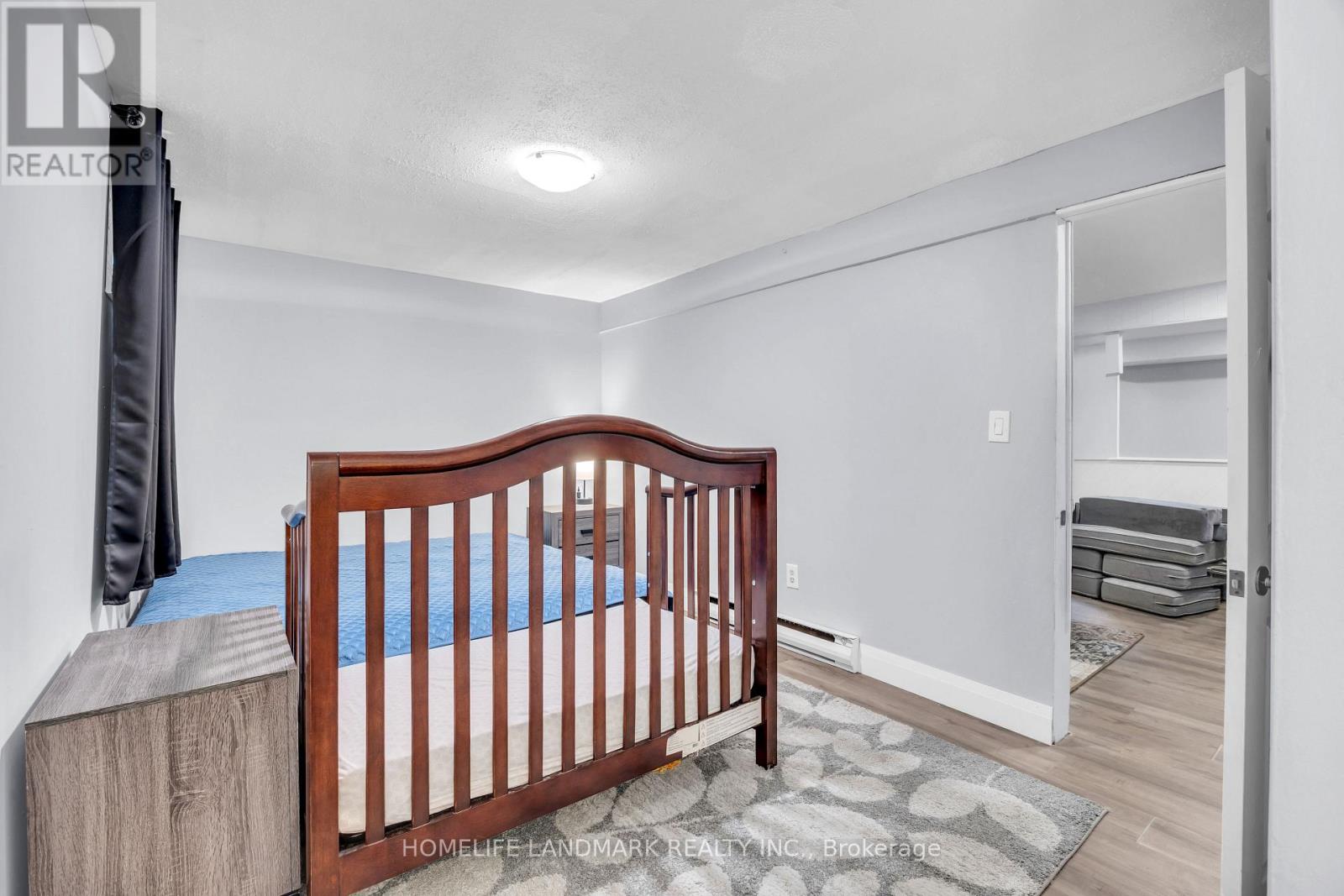 500 LARRY AVENUE - 22