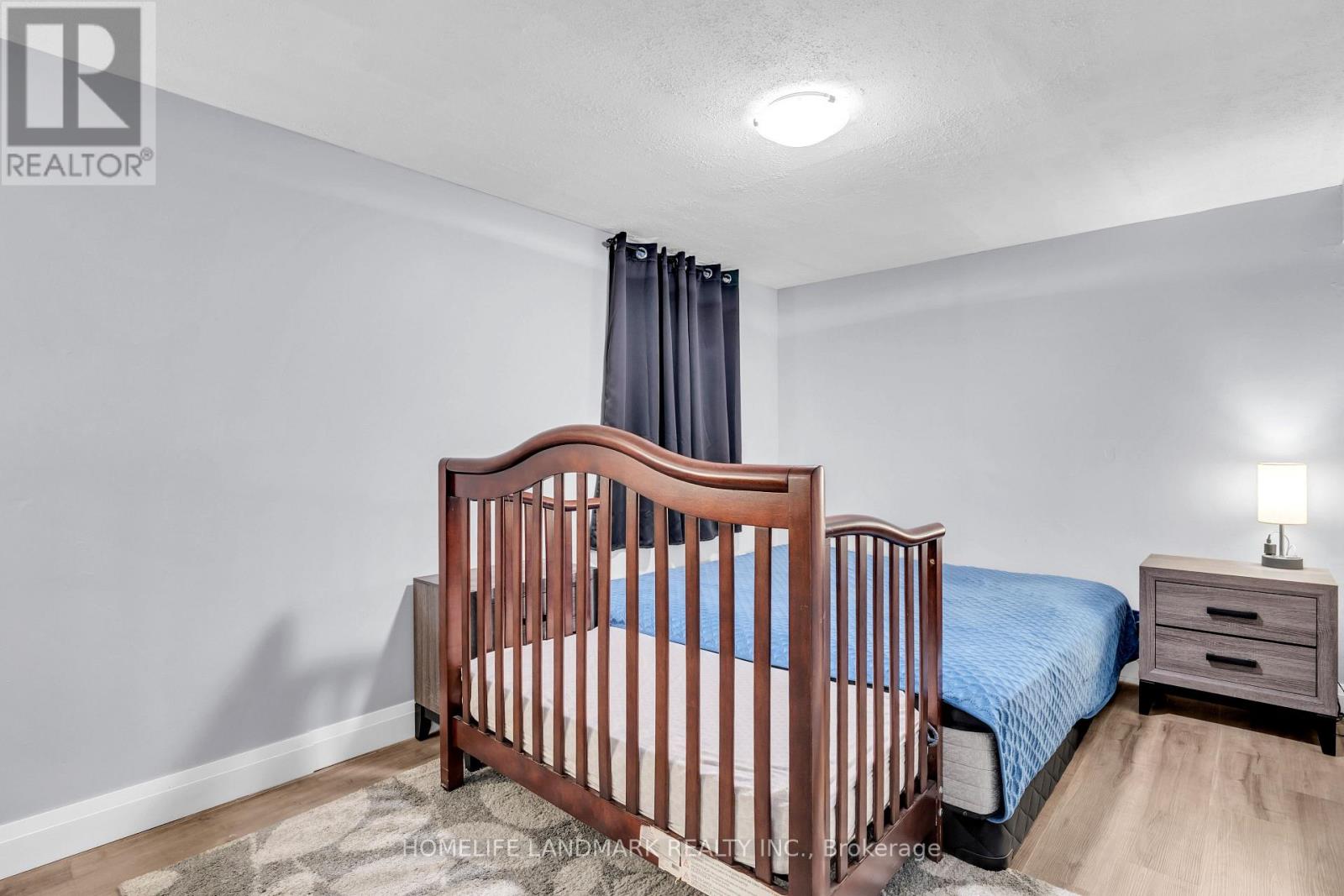 500 LARRY AVENUE - 23