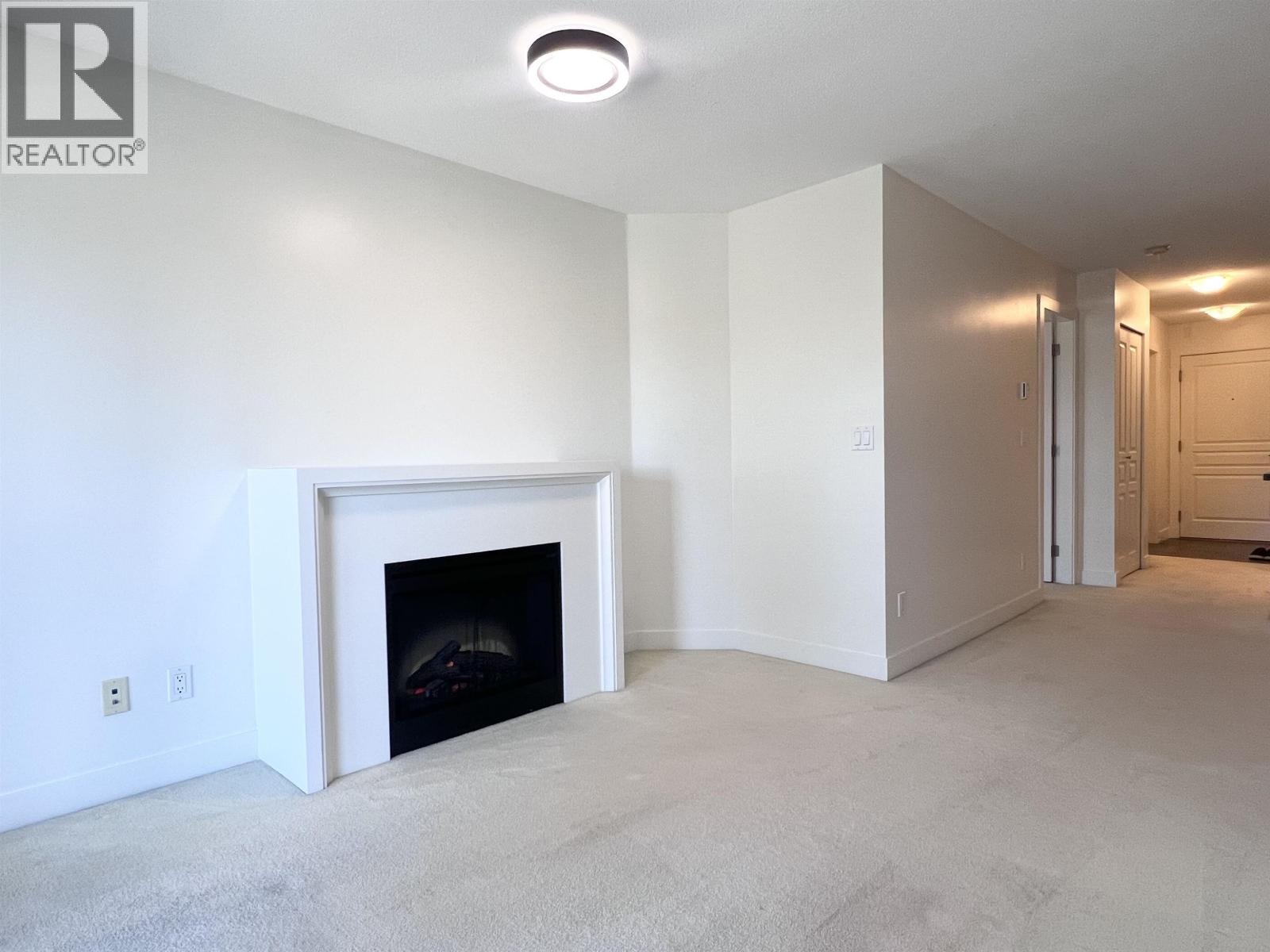 305 4550 FRASER STREET, Vancouver