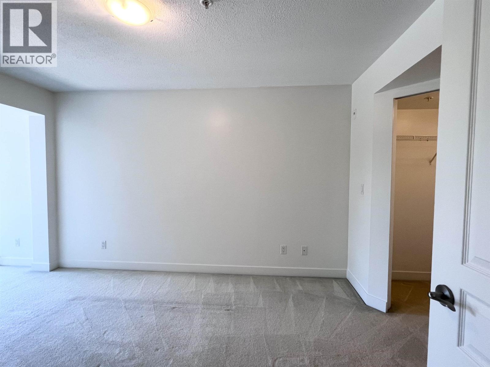 305 4550 FRASER STREET, Vancouver