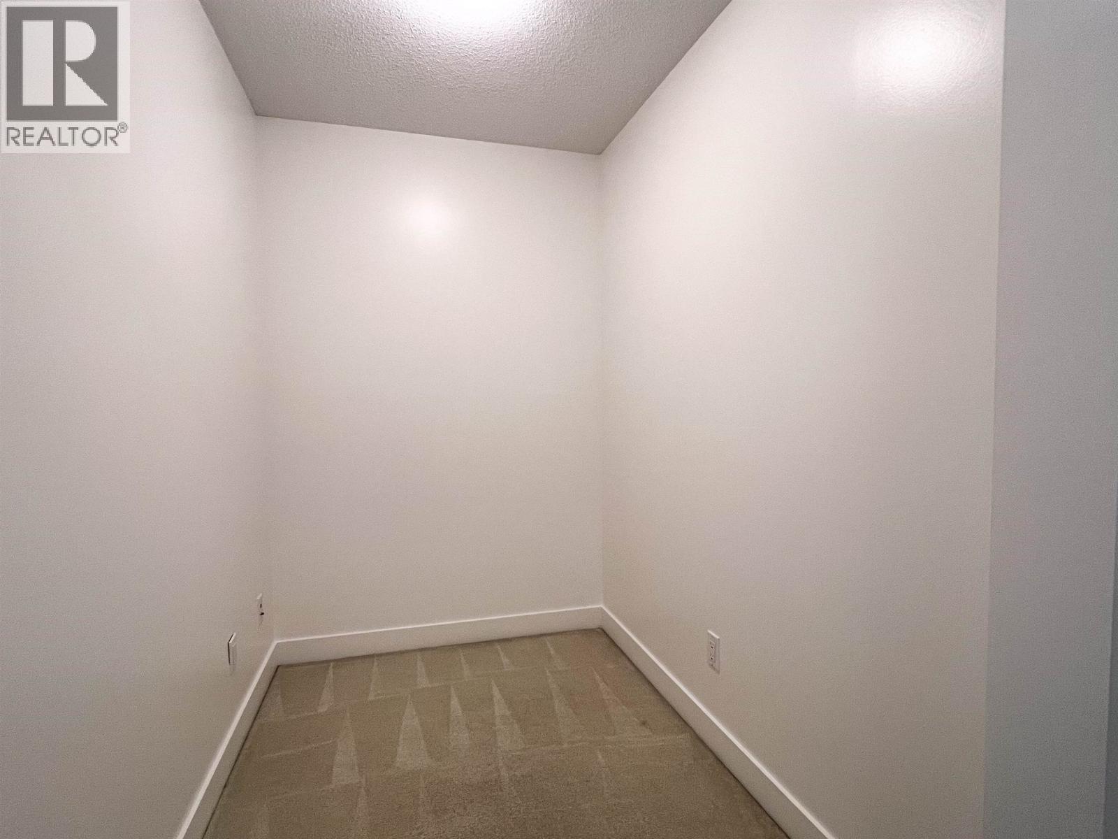 305 4550 FRASER STREET, Vancouver