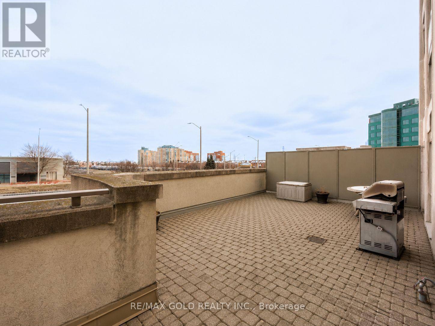 #224 25 KINGSBRIDGE GRDN CIRCLE - 29