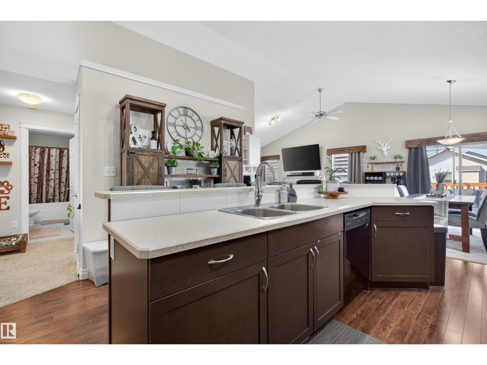 16528 132 ST NW - 5