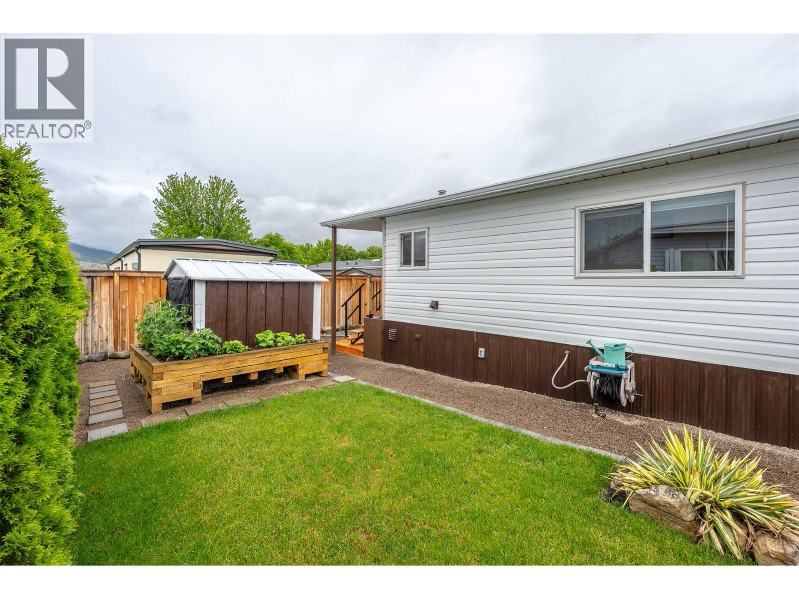 #56 98 Okanagan Avenue E - 34