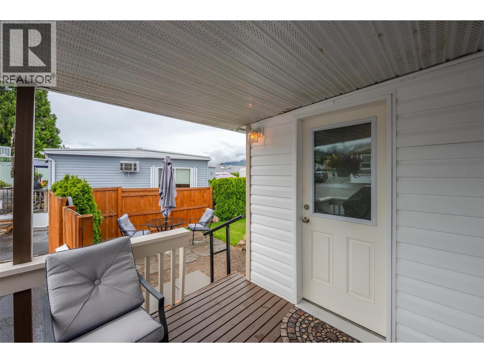 #56 98 Okanagan Avenue E - 29