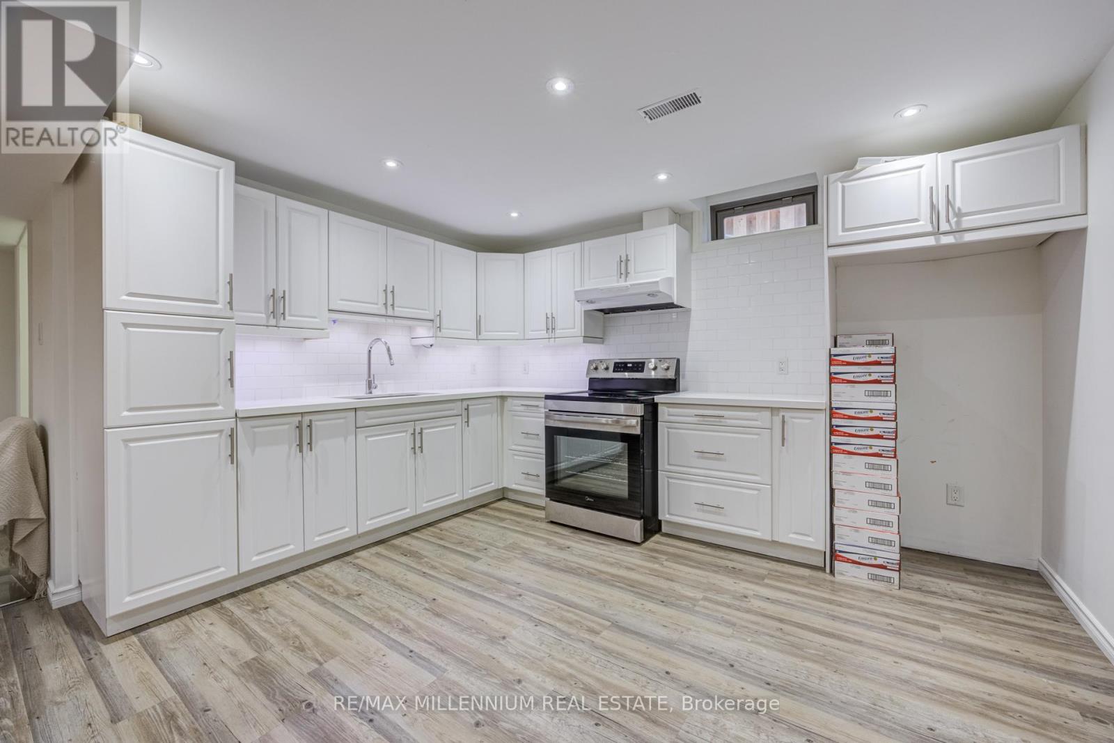 96 WINDWOOD DRIVE - 36