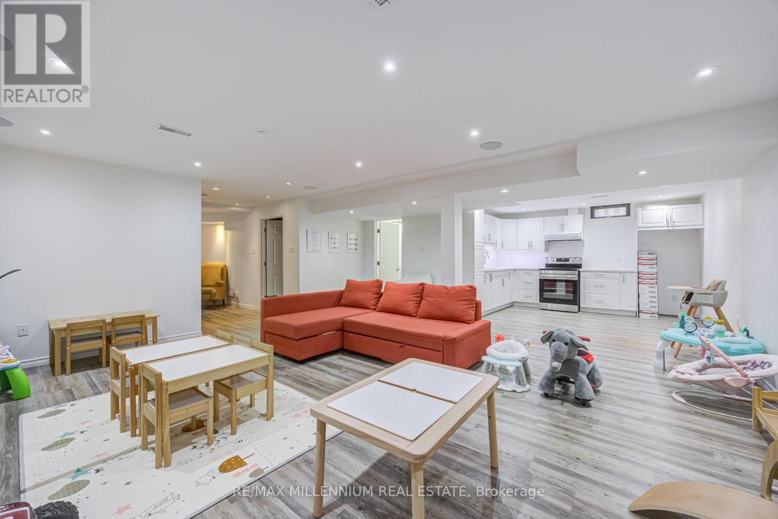 96 WINDWOOD DRIVE - 32
