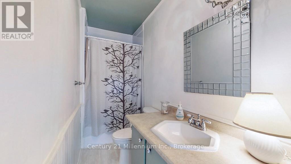 19 HASTINGS AVENUE - 25