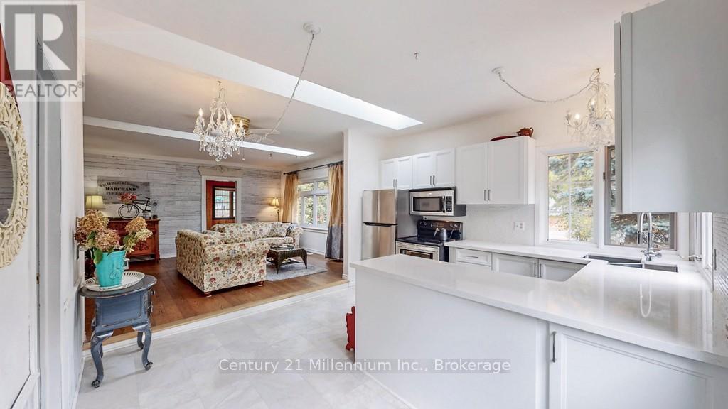 19 HASTINGS AVENUE - 11