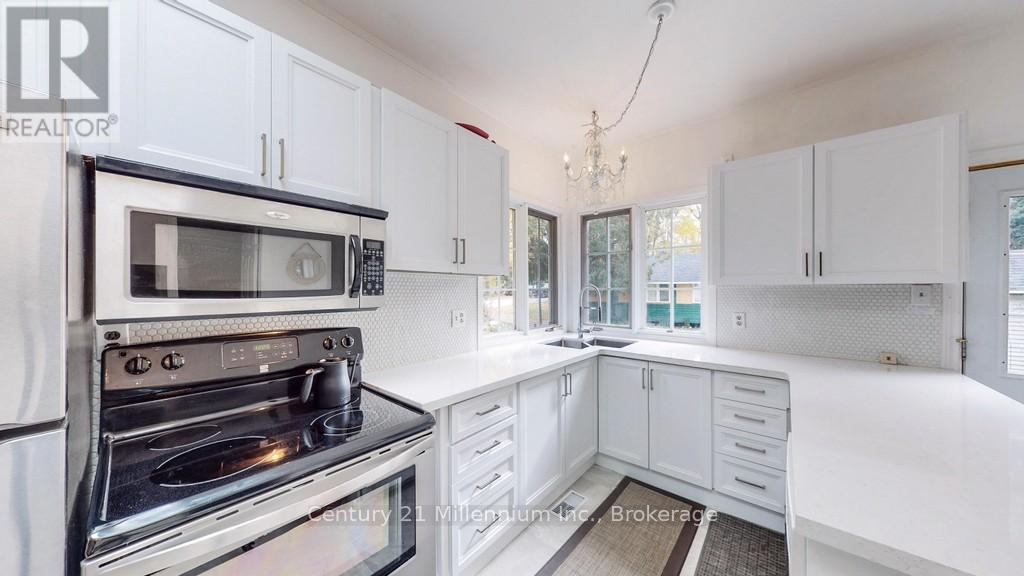 19 HASTINGS AVENUE - 7