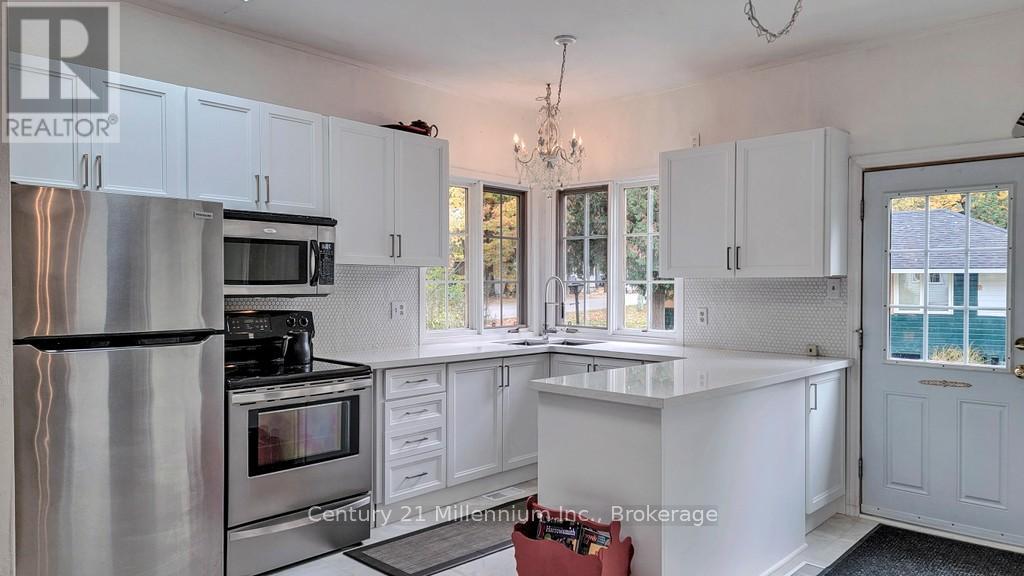 19 HASTINGS AVENUE - 8
