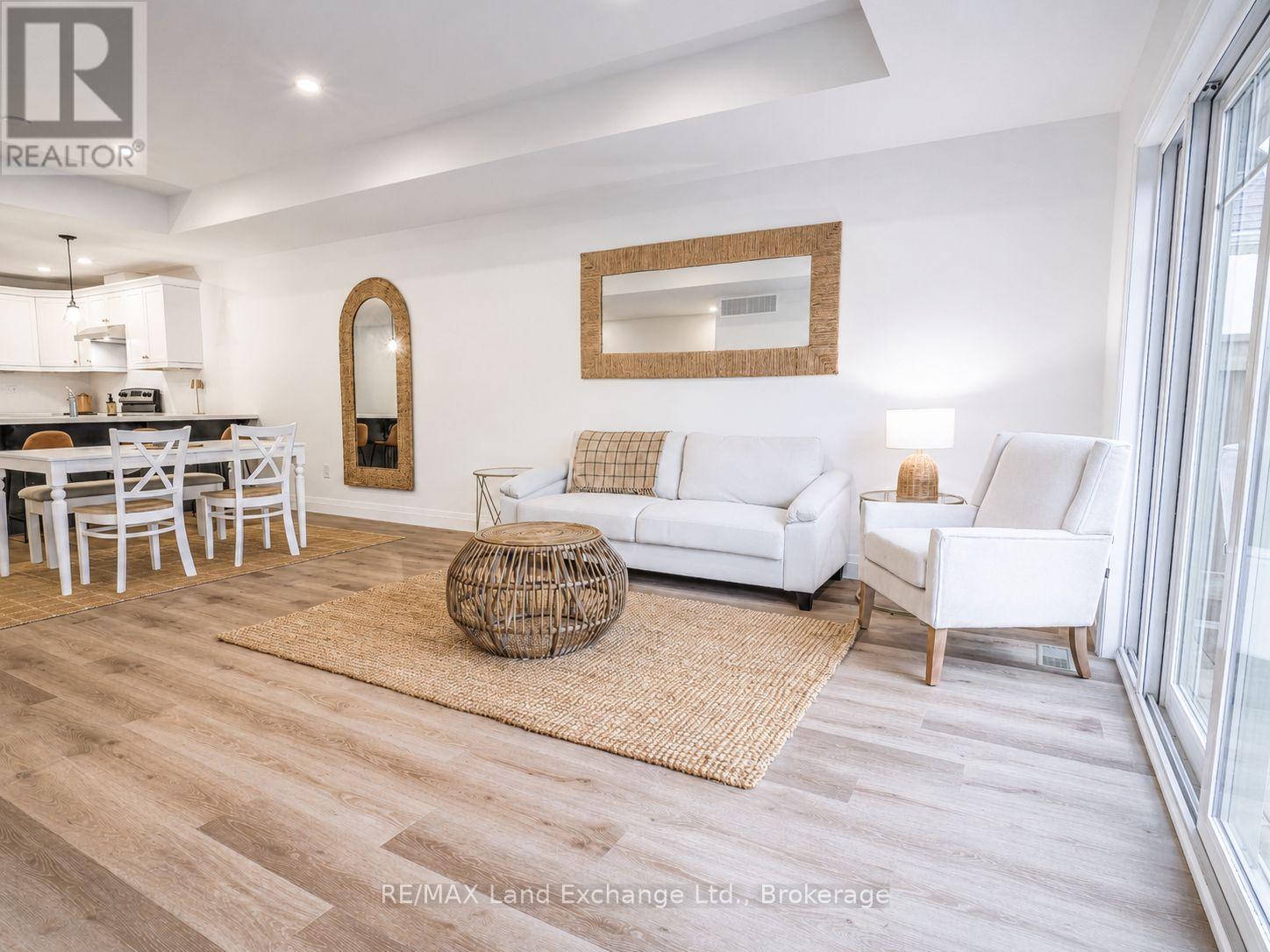 #18 86 EAGLE COURT - 17