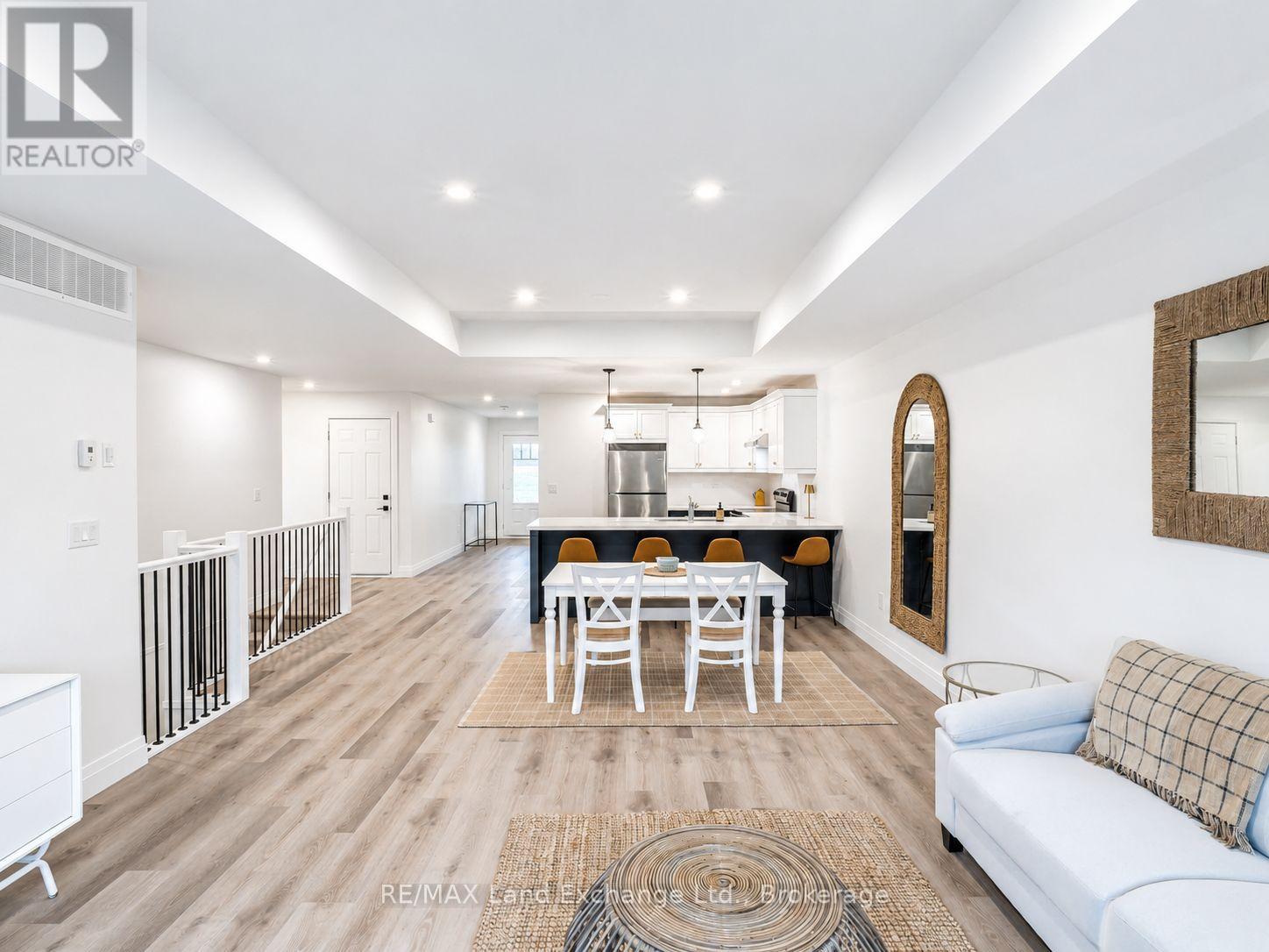 #18 86 EAGLE COURT - 19