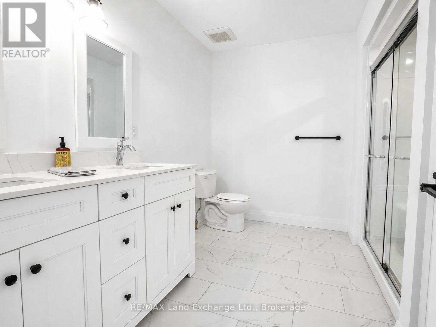#18 86 EAGLE COURT - 25