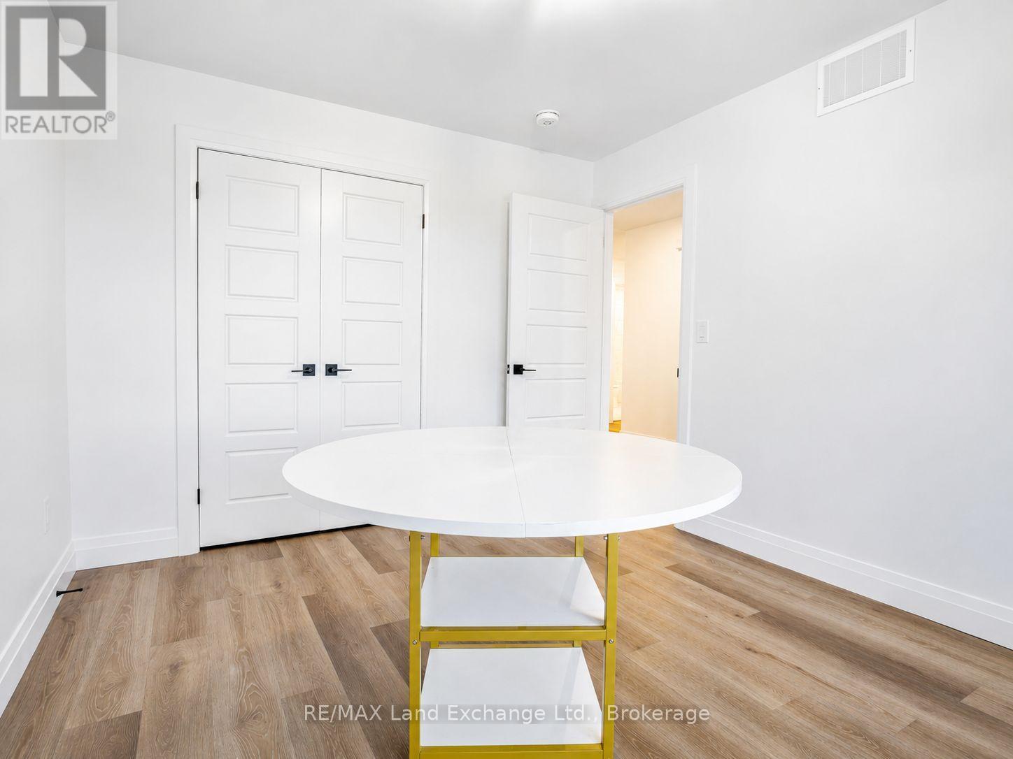 #18 86 EAGLE COURT - 29
