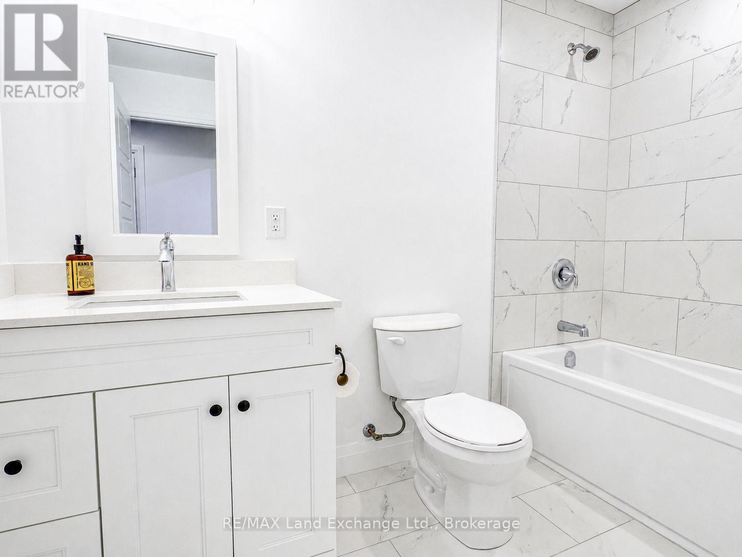 #18 86 EAGLE COURT - 30