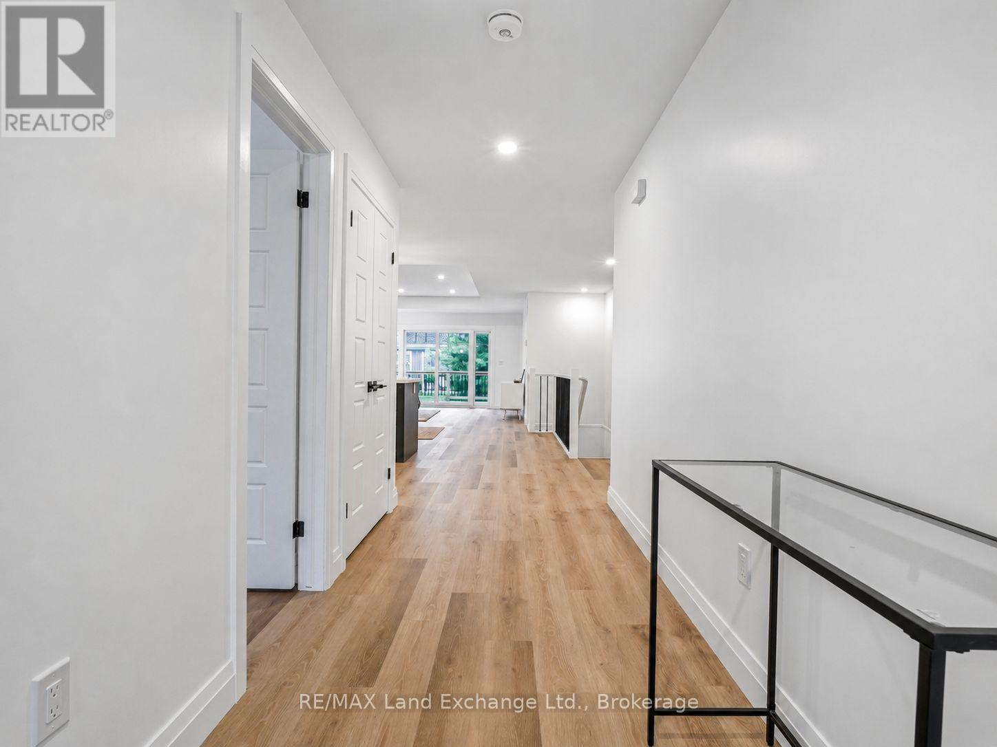 #18 86 EAGLE COURT - 3