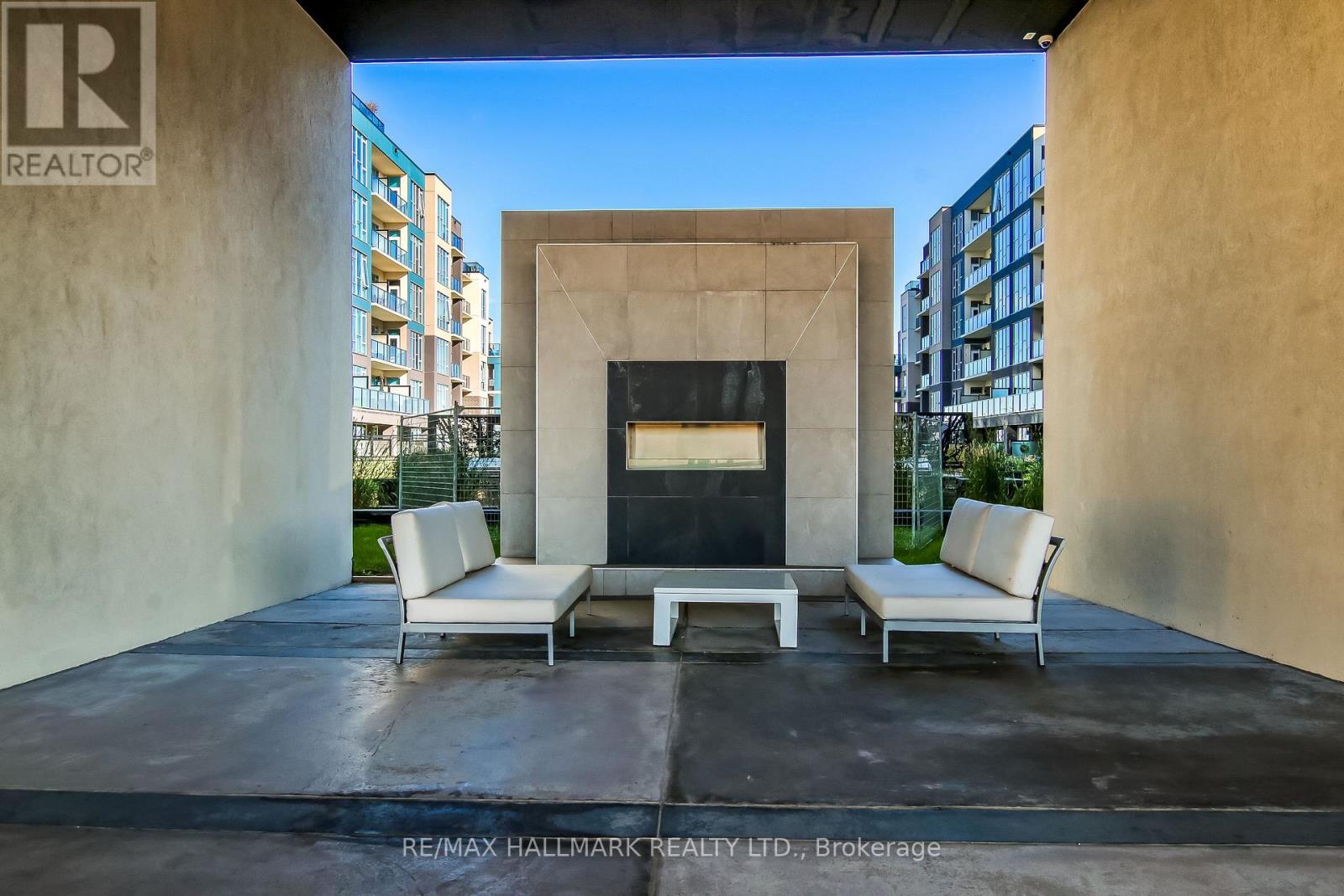#807 16 CONCORD PLACE - 34