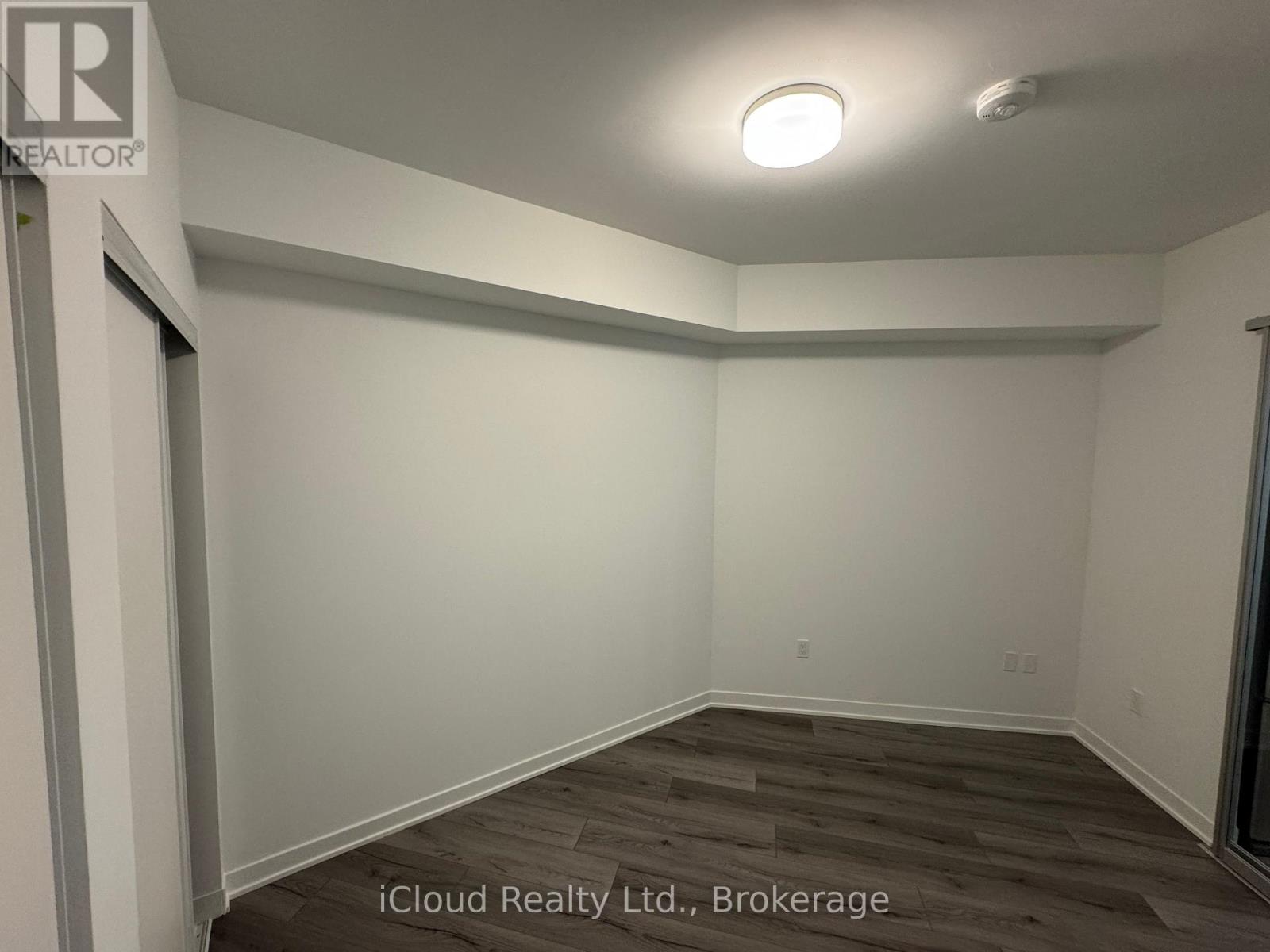 #417 395 DUNDAS STREET W - 14