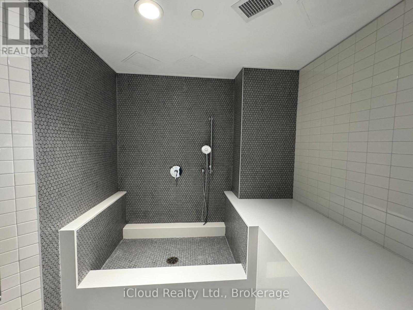 #417 395 DUNDAS STREET W - 29
