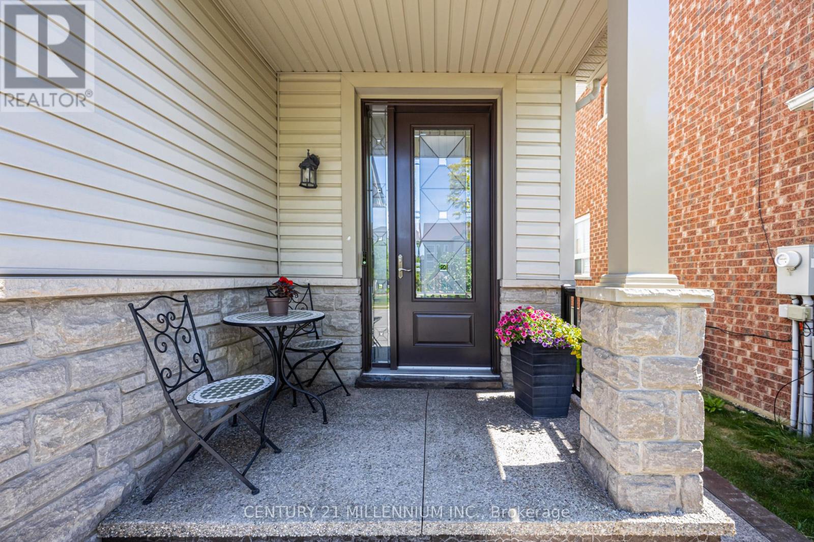 7 BRAMOAK CRESCENT - 2