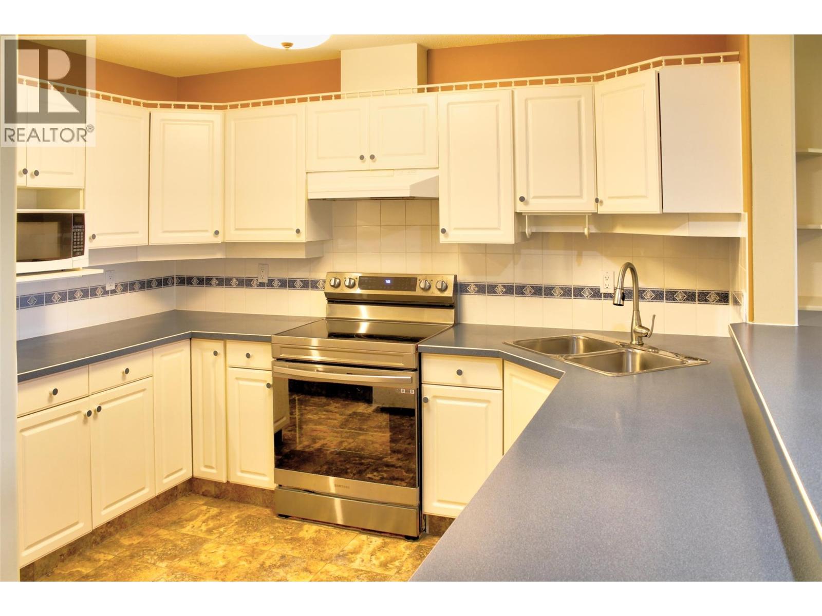 #31 303 Regent Avenue - 10